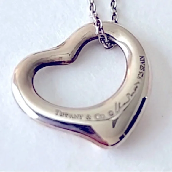 Tiffany & Co Elsa Peretti Sterling Silver Open Heart Pendant Necklace. - Picture 2 of 5